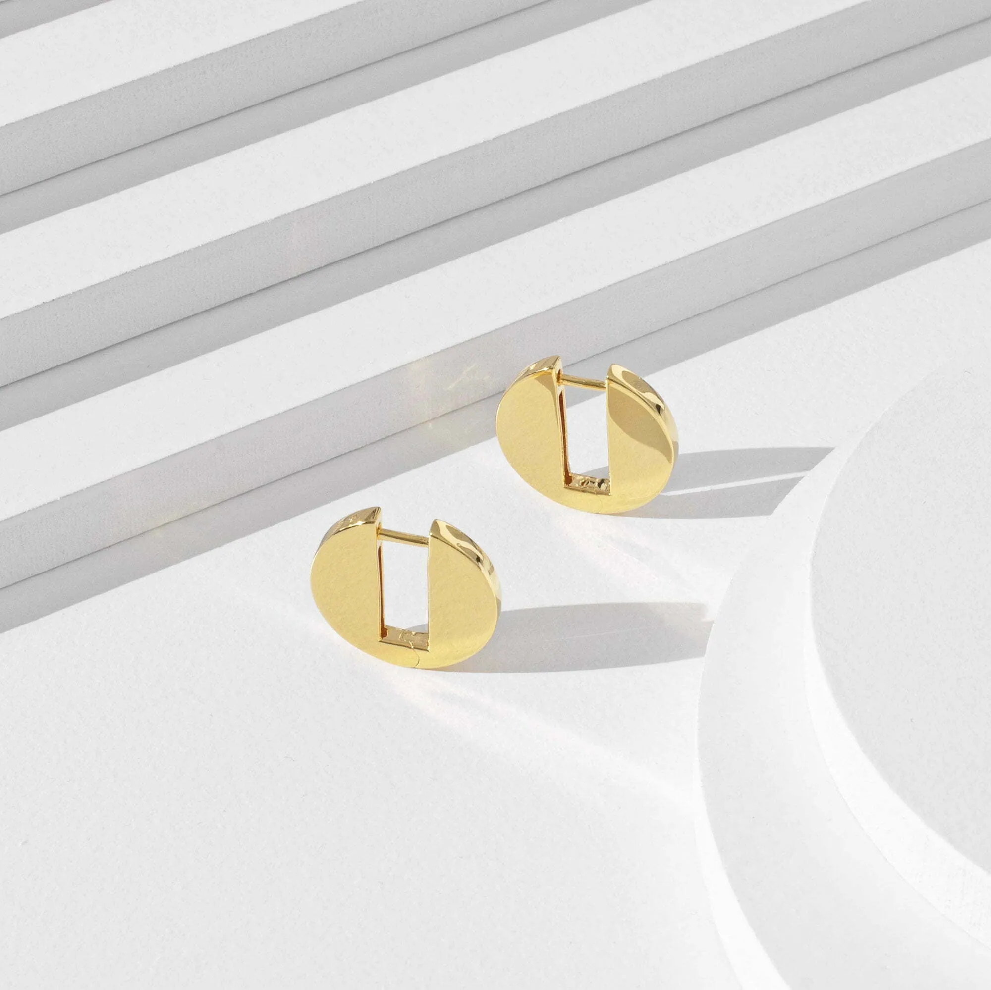 Circle Earrings • 18K Gold Vermeil